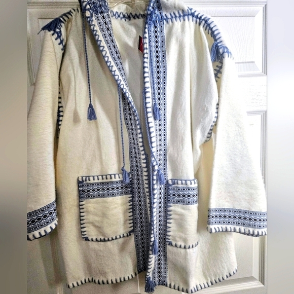 100% Wool Tunisian Coat - Picture 5 of 13